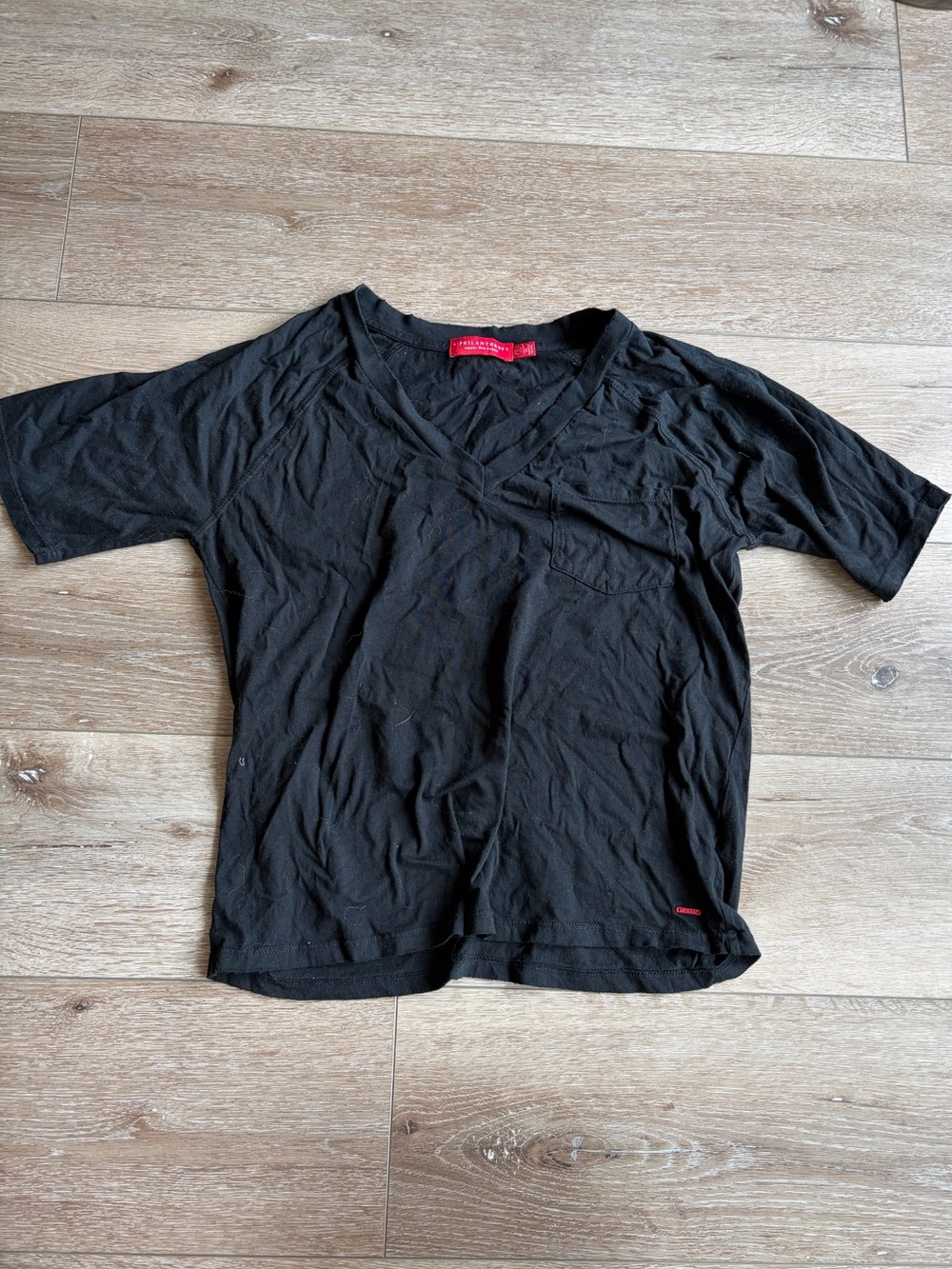n:PHILANTHROPY Black V-Neck Short Sleeve Tee sz. XS
